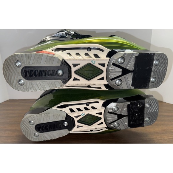 Tecnica Cochise 110 Ski Boots Men\'s 26.5 Mondo / US 8.5–9 310mm Bull Rider